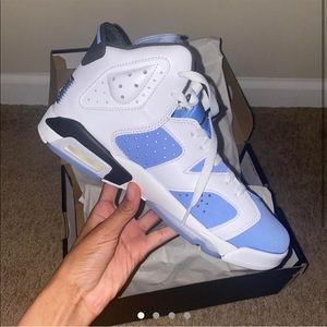 Air Jordan 6 Retro (GS) University blue, size 6.5y